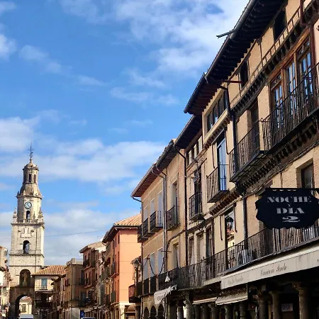Apartamento La Plaza En Zamora Apartment *